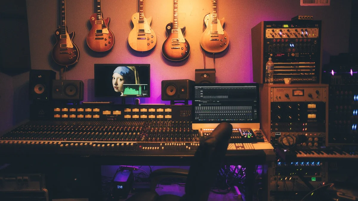 Professional audio and video editing multimedia workstation on Linux
